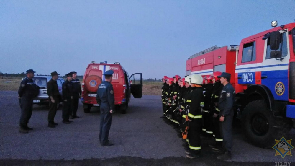 Пад Гродна гарэў вайсковы палігон, яго тушылі некалькі гадзін Пад Гродна гарэў вайсковы палігон, яго тушылі некалькі гадзін
