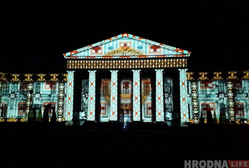 ВІДЭА: сцены Новага замка ператварылі ў вялікі праектар