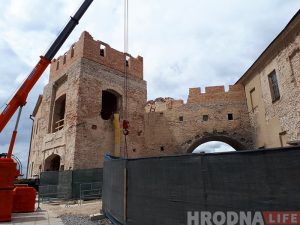Фота знутры: глядзіце, як перабудоўваюць браму Старога замку ў Гродне Фота знутры: глядзіце, як перабудоўваюць браму Старога замку ў Гродне