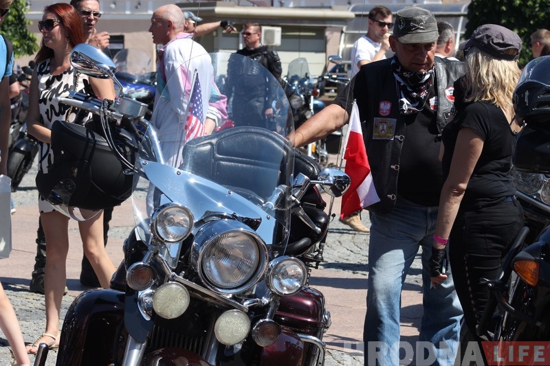 ФОТА: каля 500 байкераў праехаліся па вуліцах Гродна ФОТА: каля 500 байкераў праехаліся па вуліцах Гродна