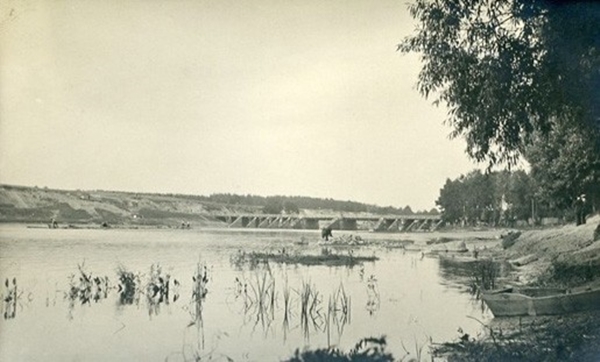 Нёман у Гродне мялее: ізноў можна пабачыць рэшткі старых мастоў Нёман у Гродне мялее: ізноў можна пабачыць рэшткі старых мастоў