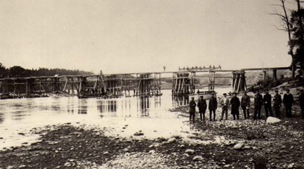 Нёман у Гродне мялее: ізноў можна пабачыць рэшткі старых мастоў Нёман у Гродне мялее: ізноў можна пабачыць рэшткі старых мастоў