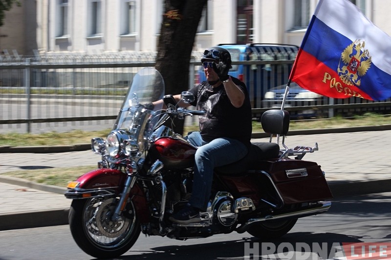 ФОТА: каля 500 байкераў праехаліся па вуліцах Гродна ФОТА: каля 500 байкераў праехаліся па вуліцах Гродна