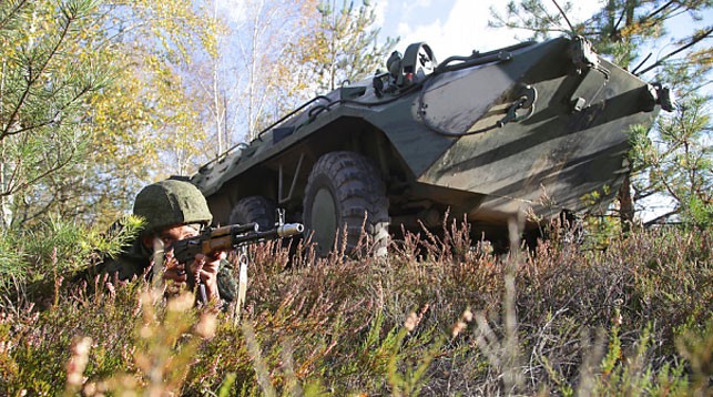 Фотафакт: па Гродна праехала кіламетровая калона ваеннай тэхнікі