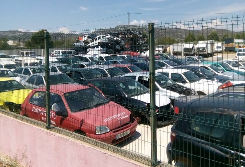 "На Захадзе аўто лепшыя за нашы ідуць на звалку". Як аўтабізнес стаў ахвярай Мытнага саюза "На Захадзе аўто лепшыя за нашы ідуць на звалку". Як аўтабізнес стаў ахвярай Мытнага саюза