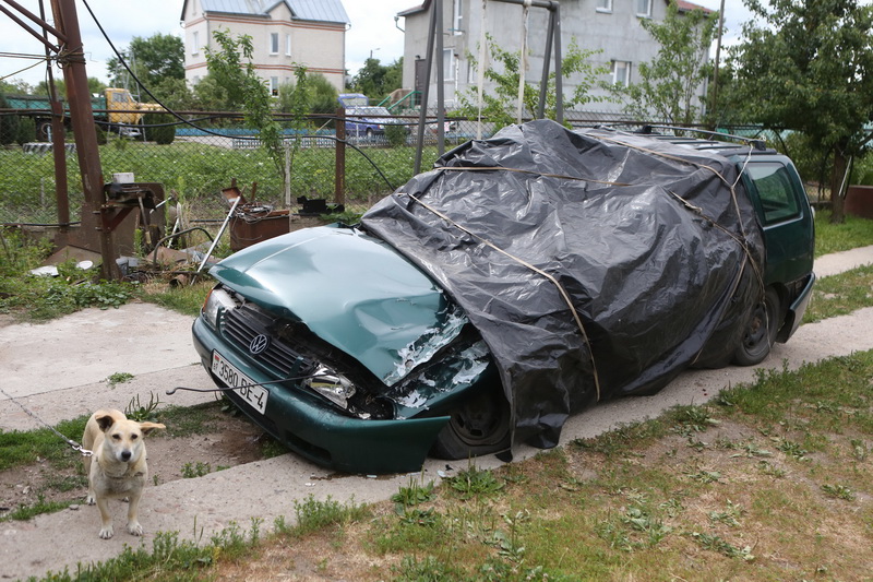 Ваенныя кампенсавалі шкоду кіроўцу, пацярпеламу ад наезду БМП на аўтамабіль
