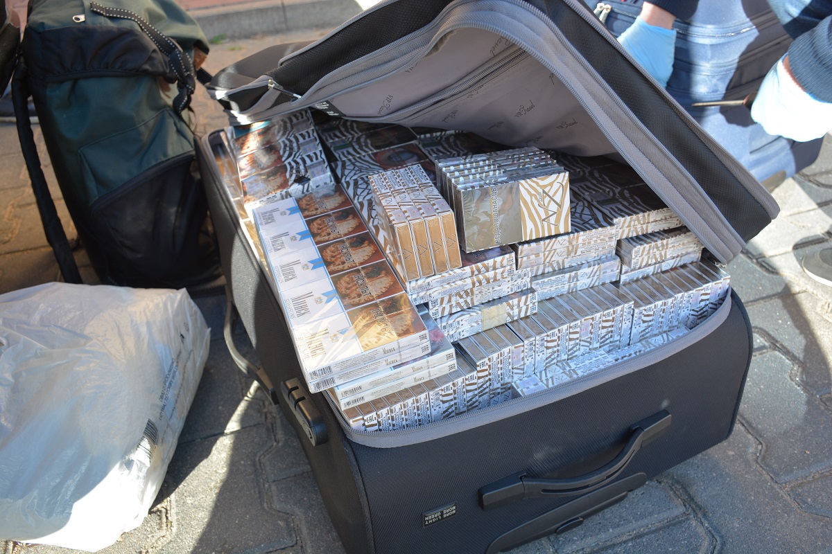 Купить за 80 копеек, продать за 8 рублей. Бывшие контрабандисты рассказали о пути сигарет из Гродно на Запад