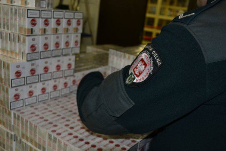 Купить за 80 копеек, продать за 8 рублей. Бывшие контрабандисты рассказали о пути сигарет из Гродно на Запад