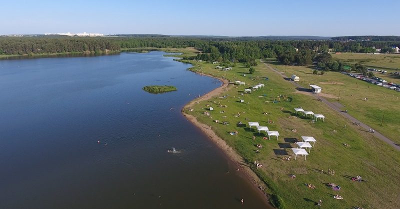 Раёны.Кварталы: Паляцелі на Юбілейку - загараць і купацца, пакуль лета не скончылася!  (відэа з дрона)