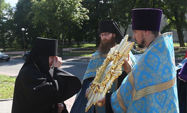 Фотафакт: цудатворны абраз Божай Маці з Жыровіцкага манастыра прывезлі ў Гродна Фотафакт: цудатворны абраз Божай Маці з Жыровіцкага манастыра прывезлі ў Гродна