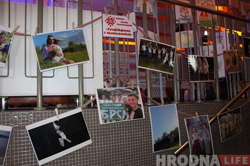 На Дзень вышыванкі ў забаўляльным цэнтры "Галактыка" прыйшлі футбалісты "Нёмана" На Дзень вышыванкі ў забаўляльным цэнтры "Галактыка" прыйшлі футбалісты "Нёмана"