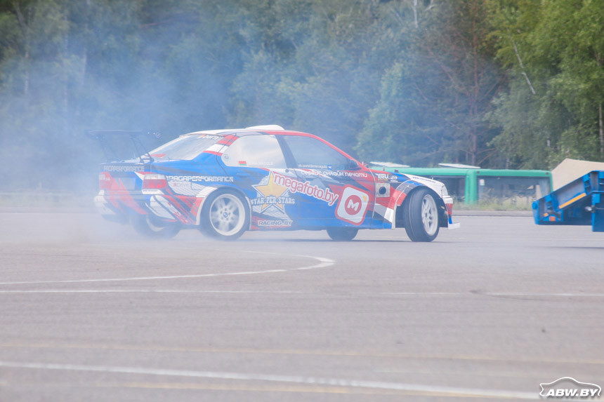 Дрыфт - спорт багатых? 10 міфаў пра дрыфт развейвае знакаміты беларускі гоншчык родам з Гродна