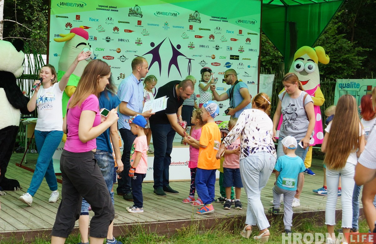“Выйграў наймацнейшы, а перамог – кожны, хто даехаў да канца”. Веламарафон “Суседзі” прайшоў пад Гродна восьмы раз “Выйграў наймацнейшы, а перамог – кожны, хто даехаў да канца”. Веламарафон “Суседзі” прайшоў пад Гродна восьмы раз