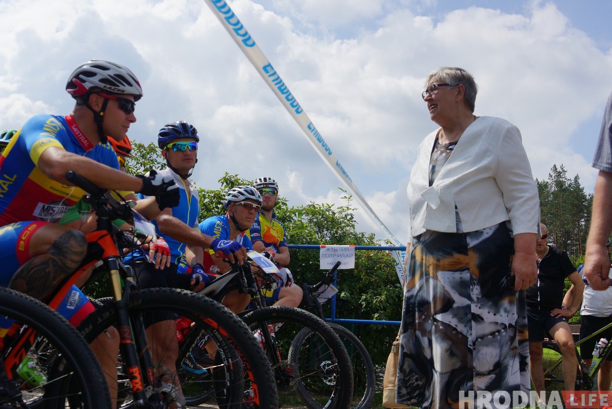 “Выйграў наймацнейшы, а перамог – кожны, хто даехаў да канца”. Веламарафон “Суседзі” прайшоў пад Гродна восьмы раз “Выйграў наймацнейшы, а перамог – кожны, хто даехаў да канца”. Веламарафон “Суседзі” прайшоў пад Гродна восьмы раз