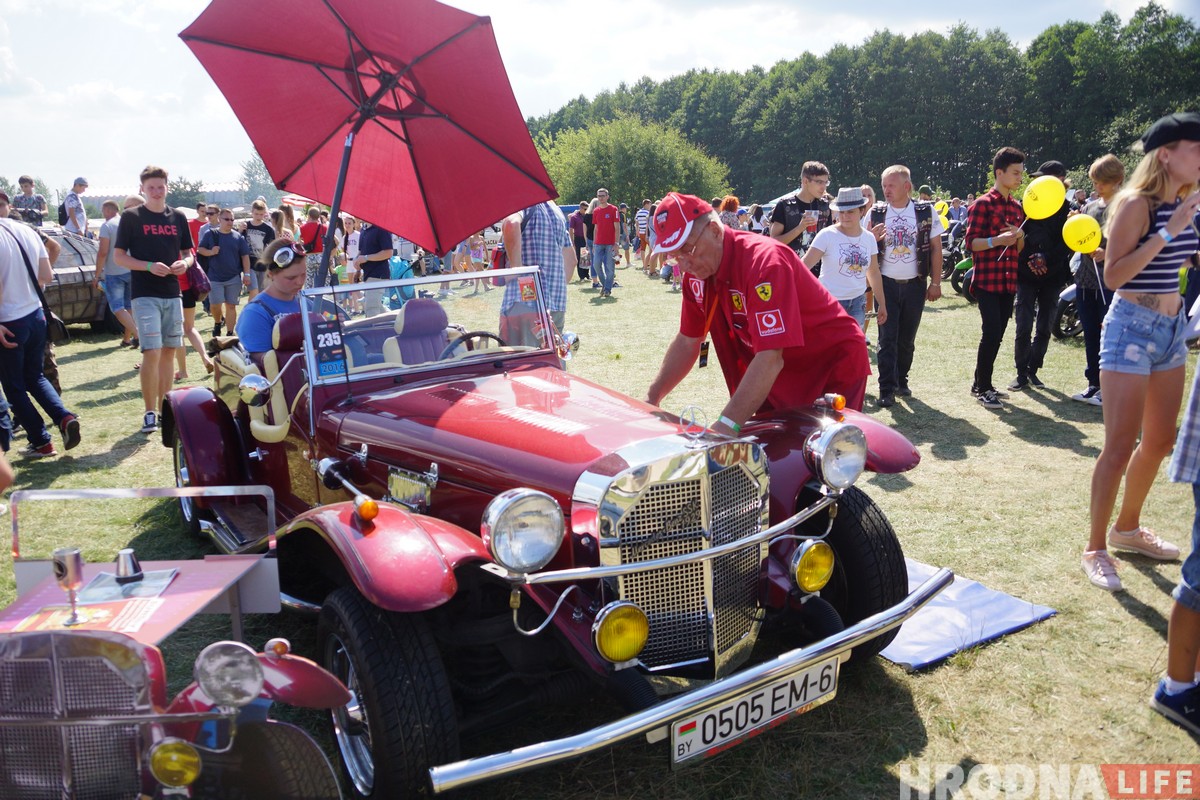 SunDay-2018: Гродзенцы хвалілі машыны, спаборнічалі ў конкурсах і рабілі сэлфі (фота)