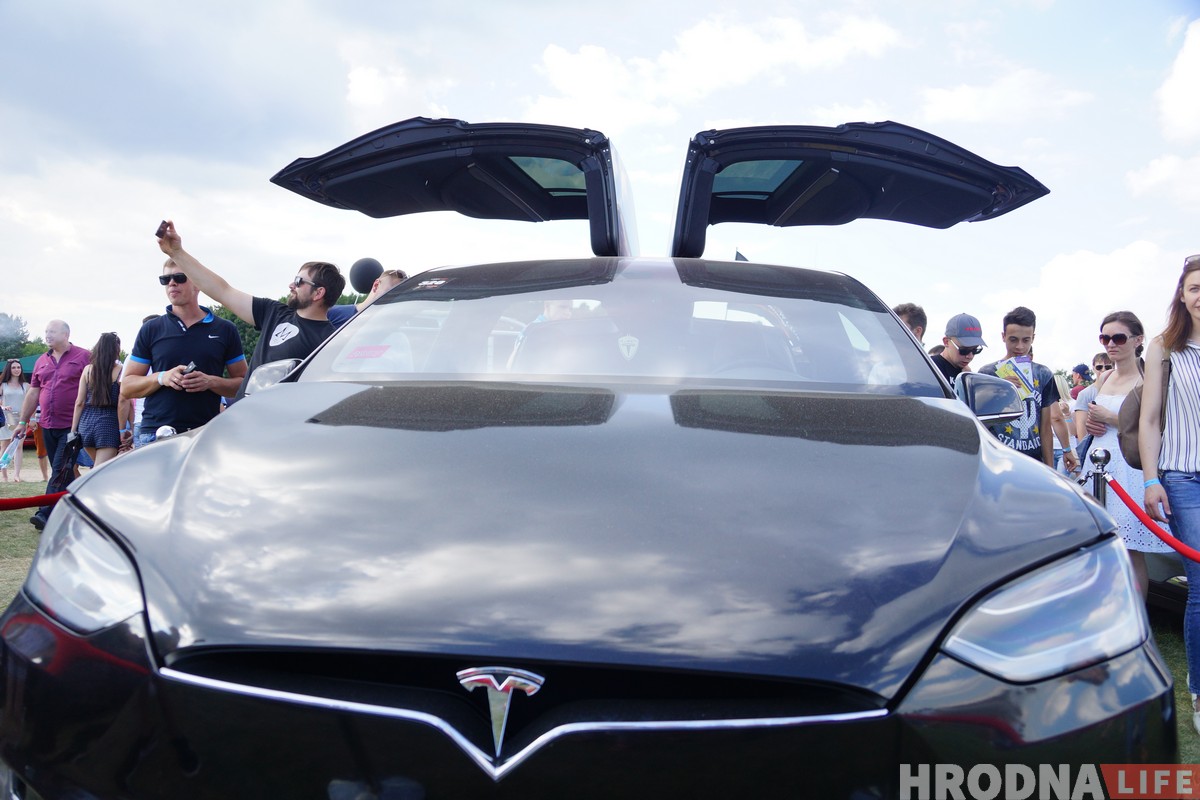 SunDay-2018: Гродзенцы хвалілі машыны, спаборнічалі ў конкурсах і рабілі сэлфі (фота)