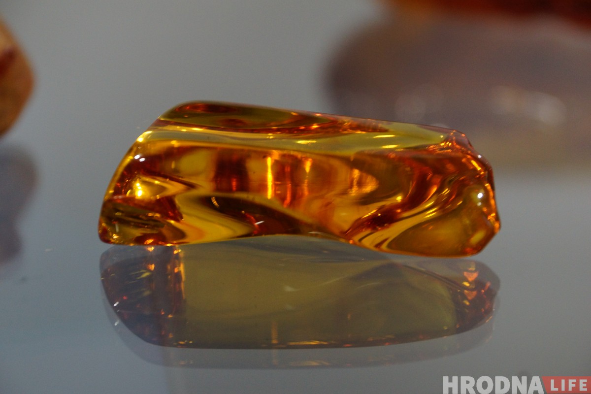 Золото Балтики в 200 оттенках. Выставка янтаря из Калининграда открылась в Гродно