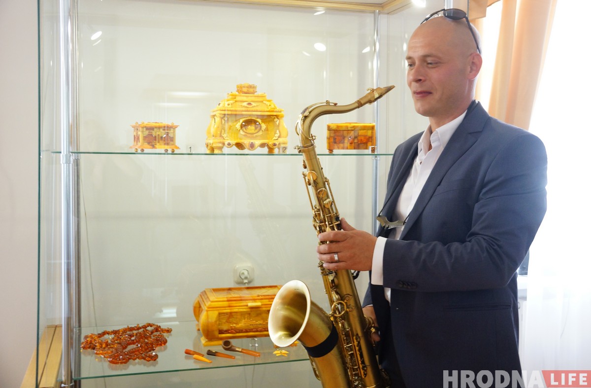 Золото Балтики в 200 оттенках. Выставка янтаря из Калининграда открылась в Гродно