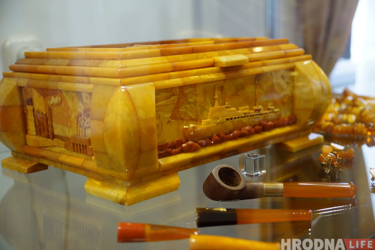 Золата Балтыкі ў 200 адценнях. Выстава бурштыну з Калінінграда адкрылася ў Гродне Золата Балтыкі ў 200 адценнях. Выстава бурштыну з Калінінграда адкрылася ў Гродне