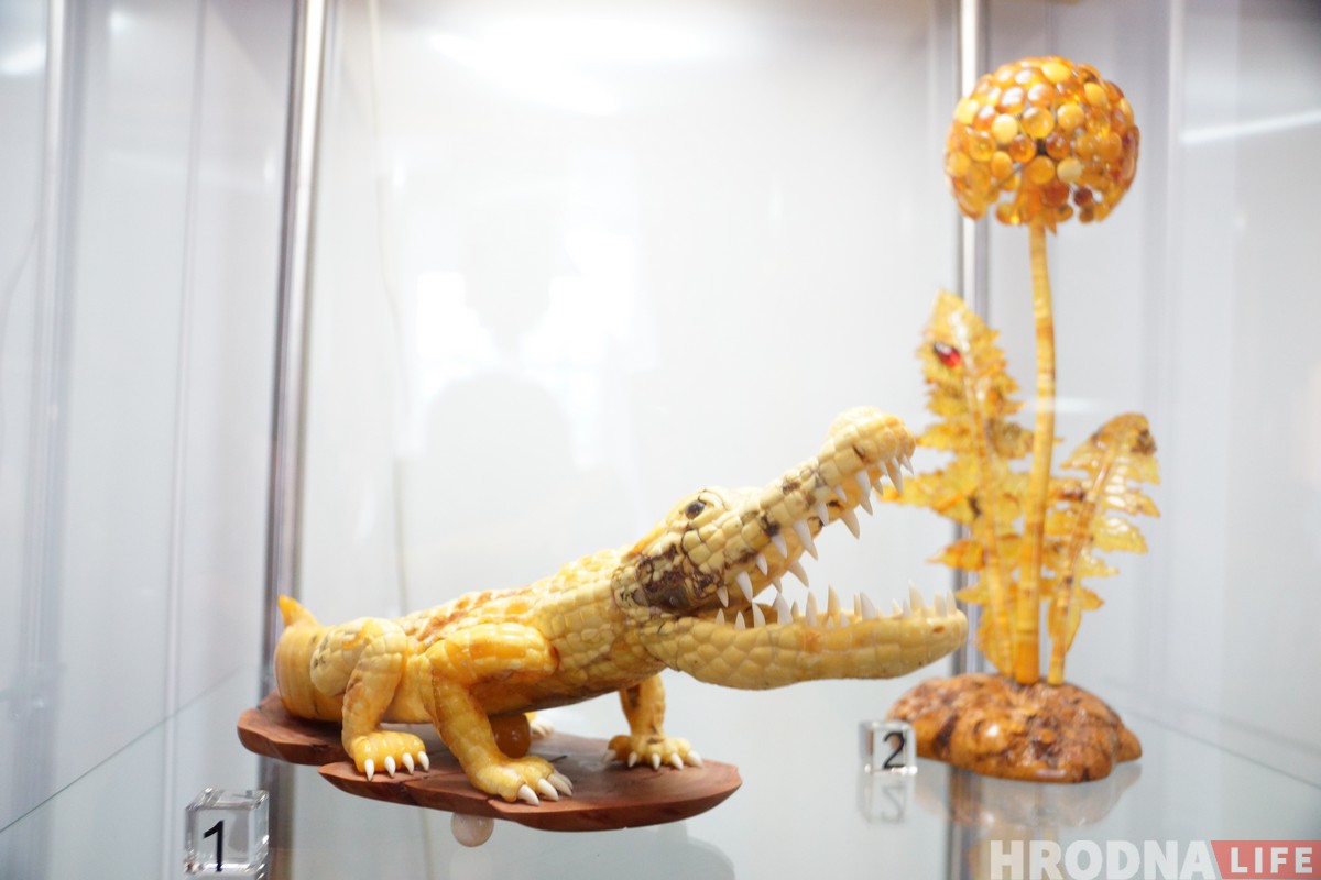 Золата Балтыкі ў 200 адценнях. Выстава бурштыну з Калінінграда адкрылася ў Гродне Золата Балтыкі ў 200 адценнях. Выстава бурштыну з Калінінграда адкрылася ў Гродне