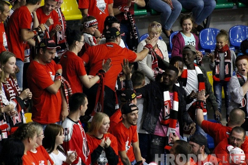 «Неман, мы с тобой!» Как африканские студенты в Гродно познакомились с хоккеем