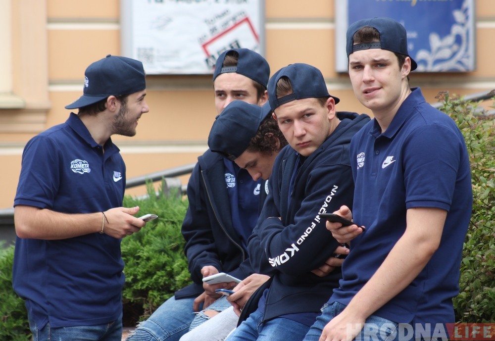 Ліга чэмпіёнаў: хакеісты чэшскай "Каметы» прыляцелі ў Гродна каб згуляць з "Нёманам"