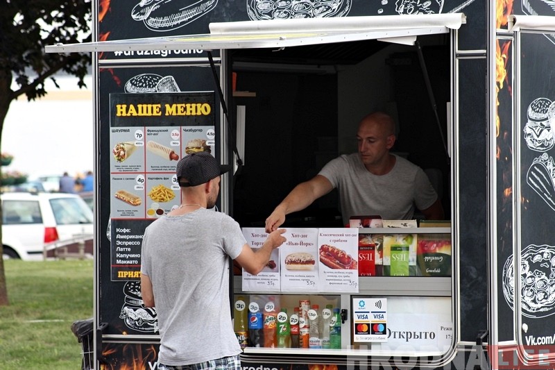 Места для фуд-траков в центре Гродно начнут продавать на аукционе — цены от 50 рублей