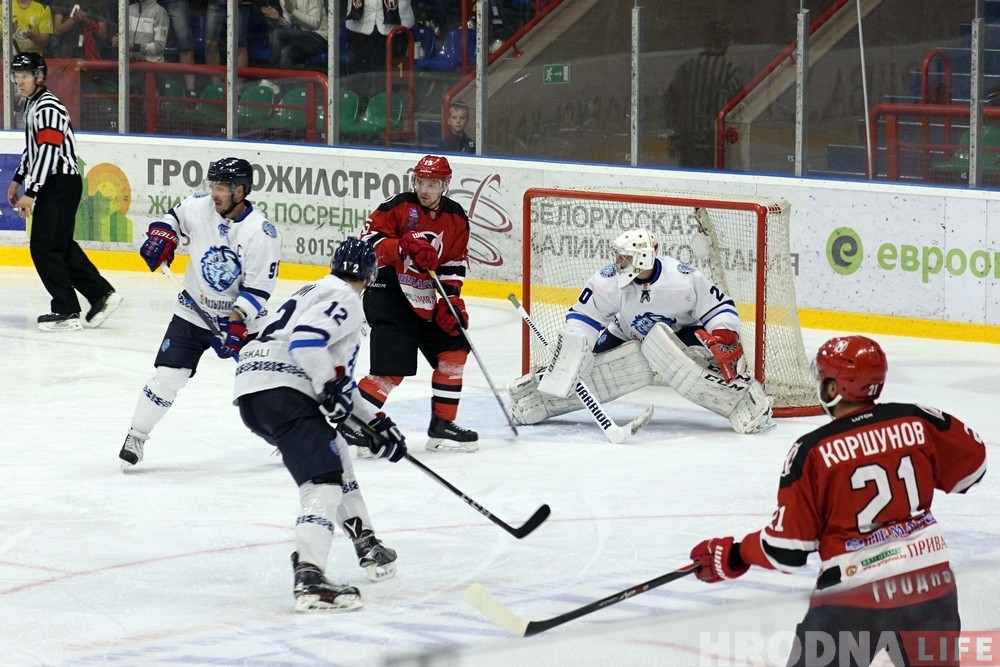 Кубак Салея: «Нёман» толькі ў серыі булітаў здолеў абыграць «Дынама-Маладзечна» Кубак Салея: «Нёман» толькі ў серыі булітаў здолеў абыграць «Дынама-Маладзечна»