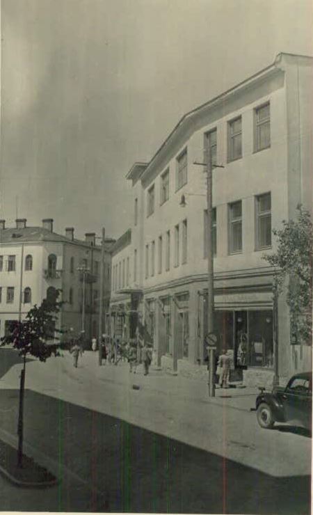 З эклектыкі ў функцыяналізм: як на Ажэшкі ў Гродне з'явіўся адметны будынак банку