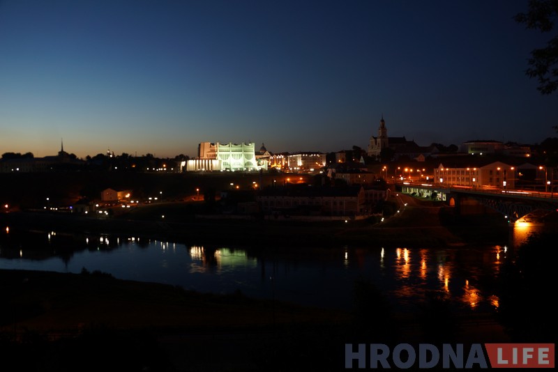 "У мэтах эканоміі". Чаму гродзенцы мусяць блукаць у цемры па начных вуліцах
