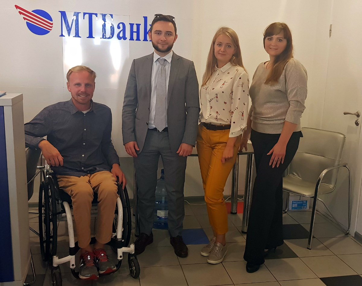 МТБанк вернул деньги Авдевичу и планирует сделать все отделения безбарьерными