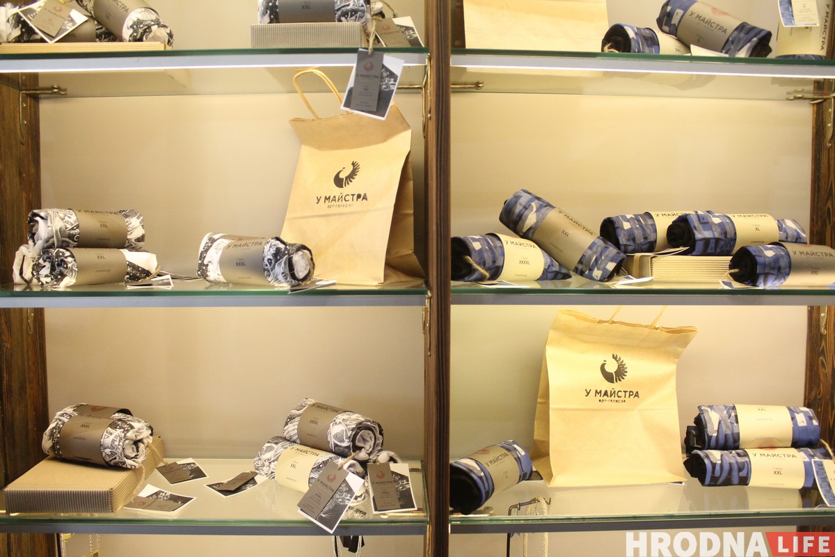 "Майка - гэта заўсёды пасыл". Галерэя "У Майстра" выпусціла футболкі з прынтамі гродзенскіх мастакоў "Майка - гэта заўсёды пасыл". Галерэя "У Майстра" выпусціла футболкі з прынтамі гродзенскіх мастакоў