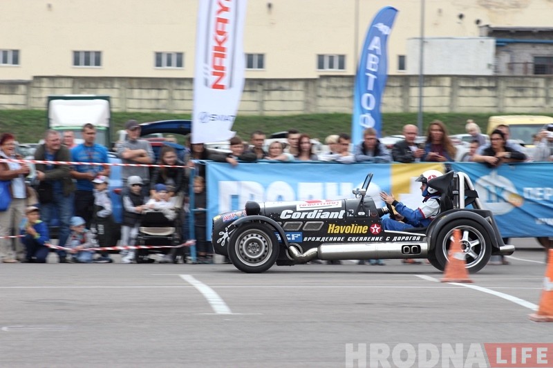 ФОТА: віртуозы руля з розных гарадоў Беларусі спаборнічалі ў Гродне ФОТА: віртуозы руля з розных гарадоў Беларусі спаборнічалі ў Гродне
