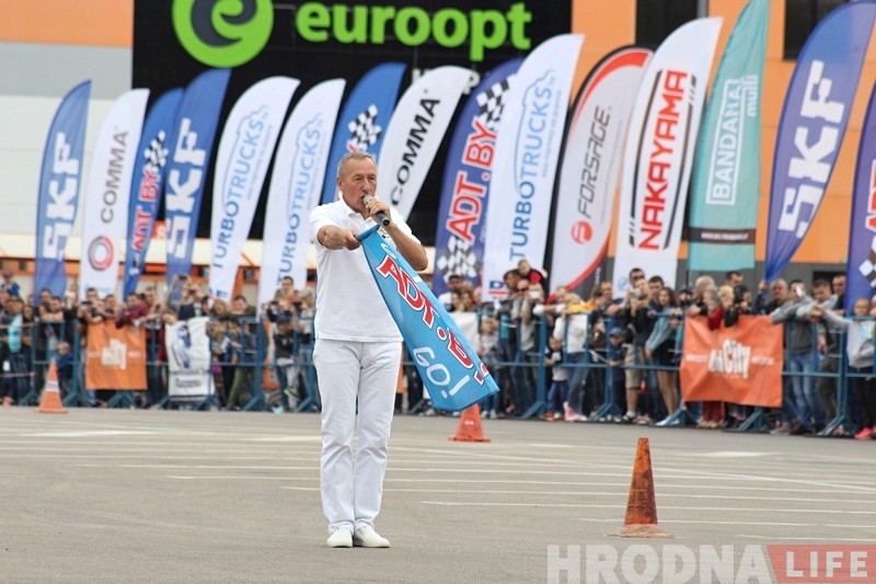 ФОТА: віртуозы руля з розных гарадоў Беларусі спаборнічалі ў Гродне ФОТА: віртуозы руля з розных гарадоў Беларусі спаборнічалі ў Гродне