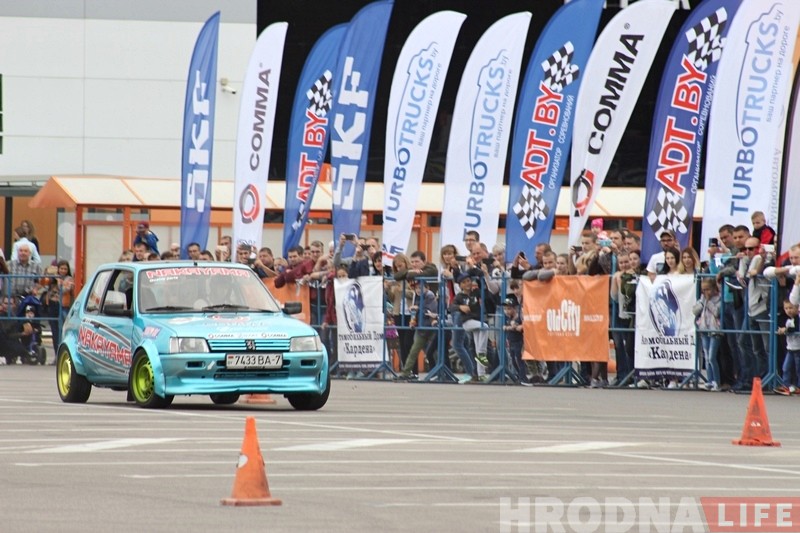 ФОТА: віртуозы руля з розных гарадоў Беларусі спаборнічалі ў Гродне ФОТА: віртуозы руля з розных гарадоў Беларусі спаборнічалі ў Гродне