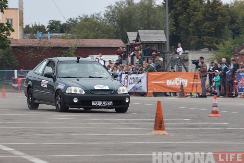 ФОТА: віртуозы руля з розных гарадоў Беларусі спаборнічалі ў Гродне ФОТА: віртуозы руля з розных гарадоў Беларусі спаборнічалі ў Гродне