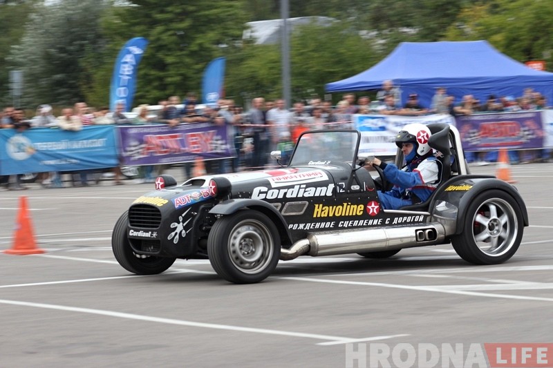 ФОТА: віртуозы руля з розных гарадоў Беларусі спаборнічалі ў Гродне ФОТА: віртуозы руля з розных гарадоў Беларусі спаборнічалі ў Гродне