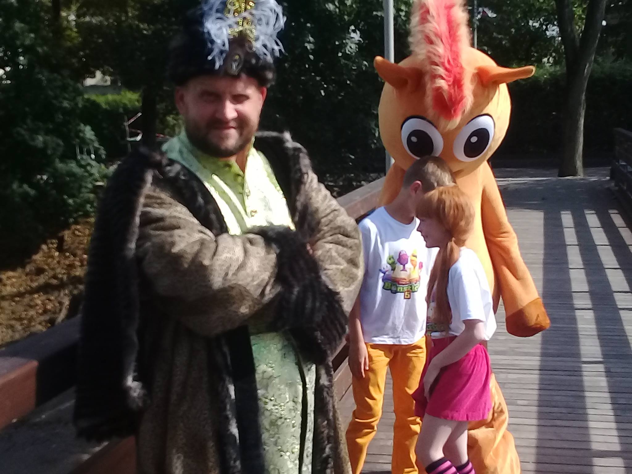 Фотафакт: Гродзенскія гісторыкі зняліся ў кліпе пра бонсцікаў Фотафакт: Гродзенскія гісторыкі зняліся ў кліпе пра бонсцікаў