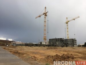 У новым мікрараёне Грандзічы пачалі будаваць першы дом У новым мікрараёне Грандзічы пачалі будаваць першы дом
