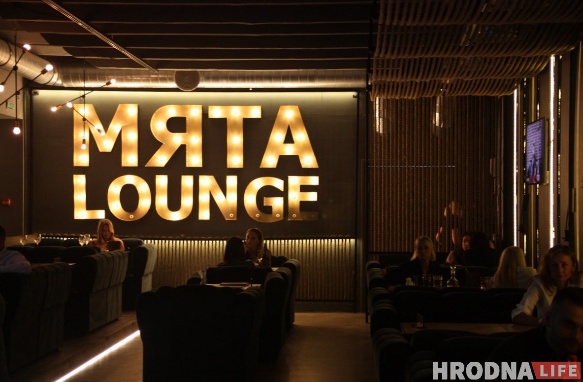 Пустая Советская, тусовочная Замковая и аншлаг на Ленина: чем живет ночной Гродно