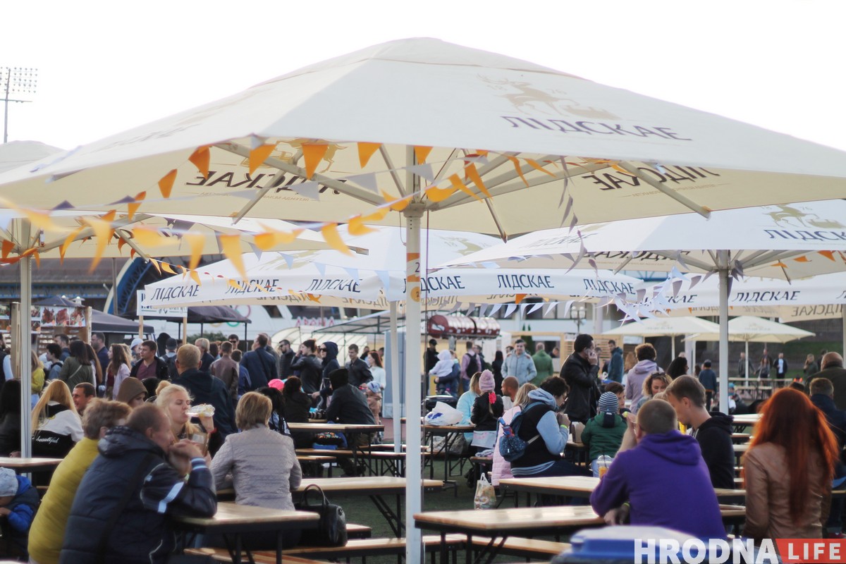 Vulitsa Ezha ў Гродне: глядзіце, якога фаст-фуду не хапае гораду (+шмат фота з фэсту) Vulitsa Ezha ў Гродне: глядзіце, якога фаст-фуду не хапае гораду (+шмат фота з фэсту)