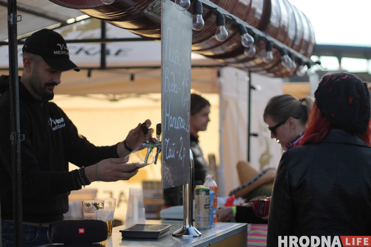 Vulitsa Ezha ў Гродне: глядзіце, якога фаст-фуду не хапае гораду (+шмат фота з фэсту) Vulitsa Ezha ў Гродне: глядзіце, якога фаст-фуду не хапае гораду (+шмат фота з фэсту)