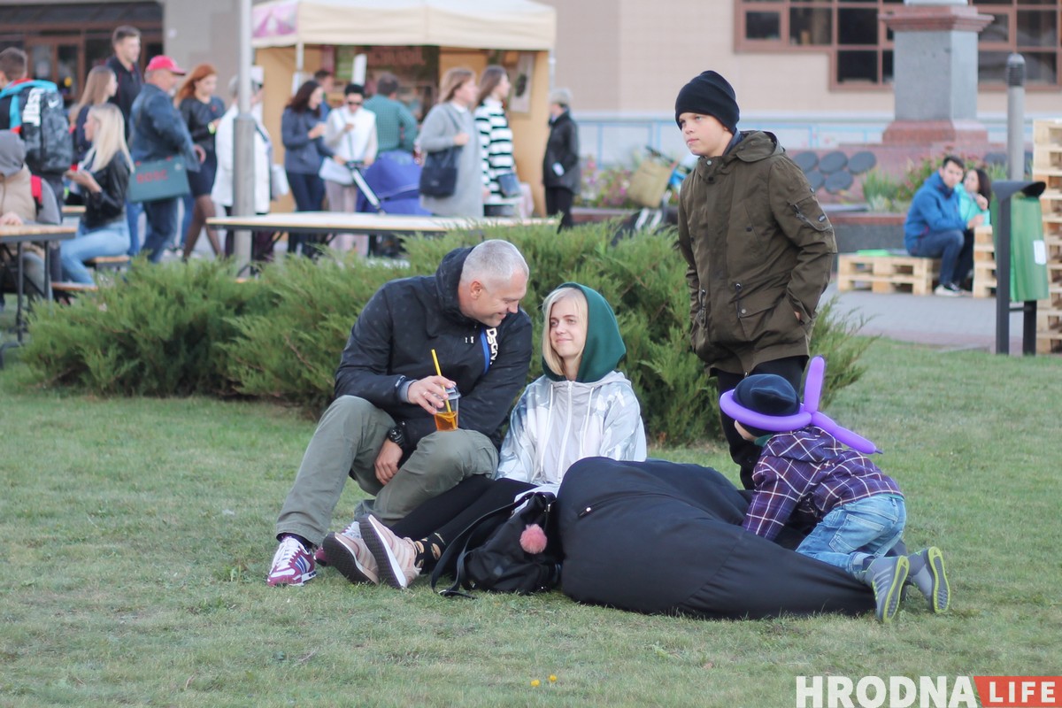 Vulitsa Ezha ў Гродне: глядзіце, якога фаст-фуду не хапае гораду (+шмат фота з фэсту) Vulitsa Ezha ў Гродне: глядзіце, якога фаст-фуду не хапае гораду (+шмат фота з фэсту)