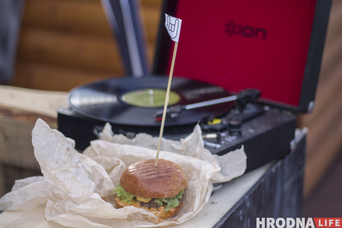 Vulitsa Ezha ў Гродне: глядзіце, якога фаст-фуду не хапае гораду (+шмат фота з фэсту) Vulitsa Ezha ў Гродне: глядзіце, якога фаст-фуду не хапае гораду (+шмат фота з фэсту)