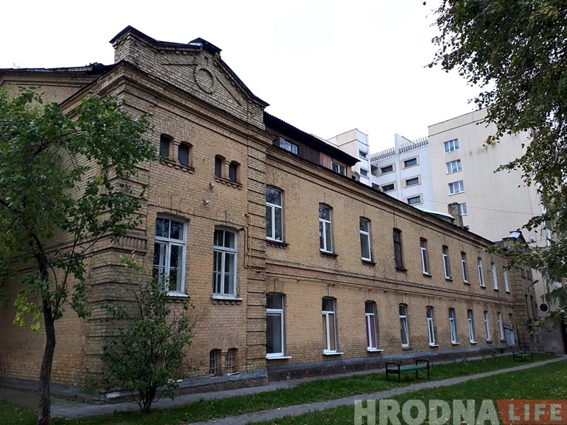 Глядзіце, які надпіс на гарышчы дома ў Гродне пакінулі салдаты ў 1930-х. Мы паспрабавалі расшыфраваць Глядзіце, які надпіс на гарышчы дома ў Гродне пакінулі салдаты ў 1930-х. Мы паспрабавалі расшыфраваць