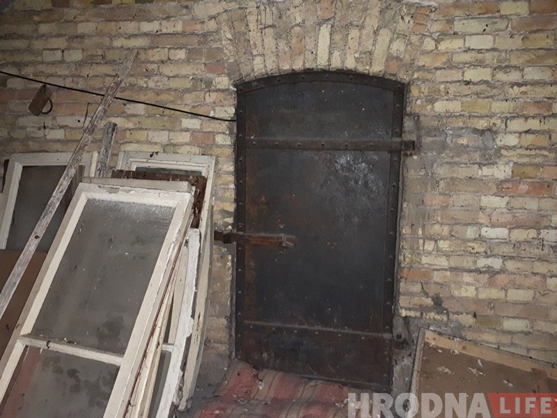 Глядзіце, які надпіс на гарышчы дома ў Гродне пакінулі салдаты ў 1930-х. Мы паспрабавалі расшыфраваць Глядзіце, які надпіс на гарышчы дома ў Гродне пакінулі салдаты ў 1930-х. Мы паспрабавалі расшыфраваць