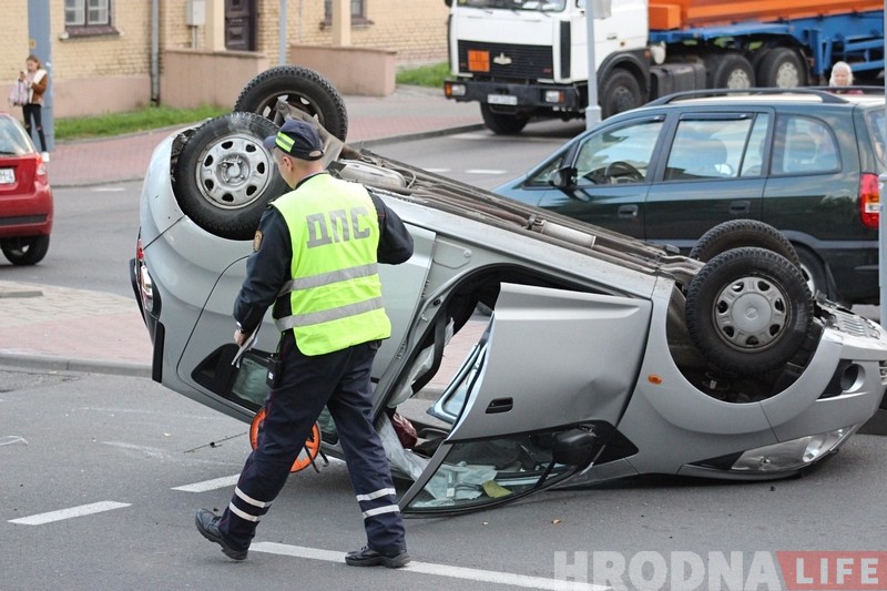 На Горкага ў выніку ДТЗ перакуліўся аўтамабіль