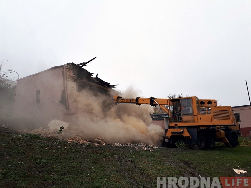 Услед за Міцкевіча і на Маставой знеслі стары дом