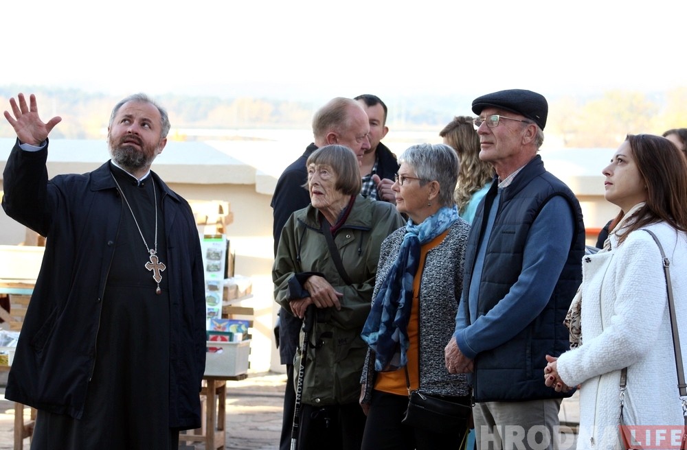 «Хацелі б пажыць у беларускіх сем'ях». Дацкія пенсіянеры прыехалі ў Гродна знаёміцца з горадам і практыкаваць рускую мову