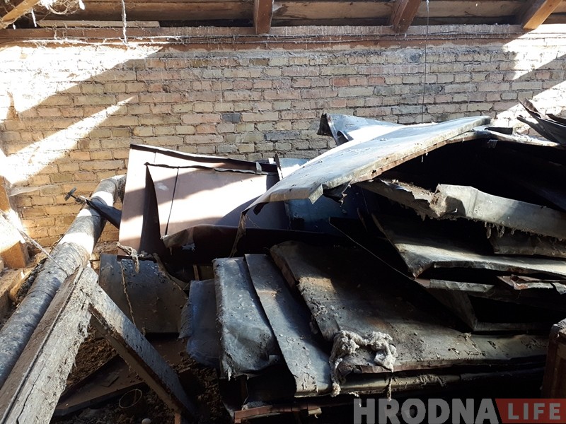 Глядзіце, якое цікавае кляймо знайшлі на даху аднаго са старых дамоў у Гродне Глядзіце, якое цікавае кляймо знайшлі на даху аднаго са старых дамоў у Гродне